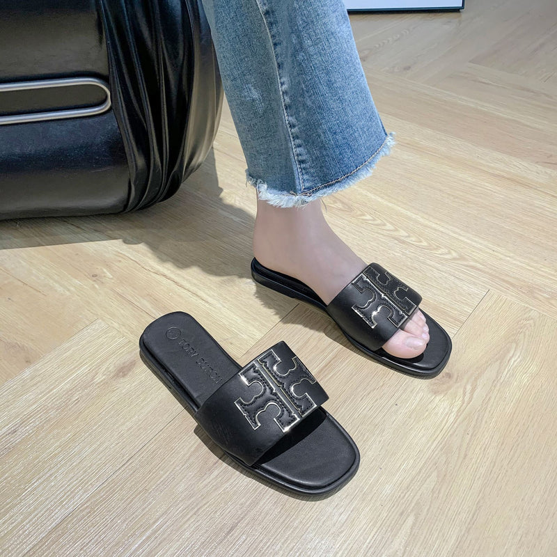 2024 Highly Popular Sexy Lady Luxury Designer Flat Leather Sandals
