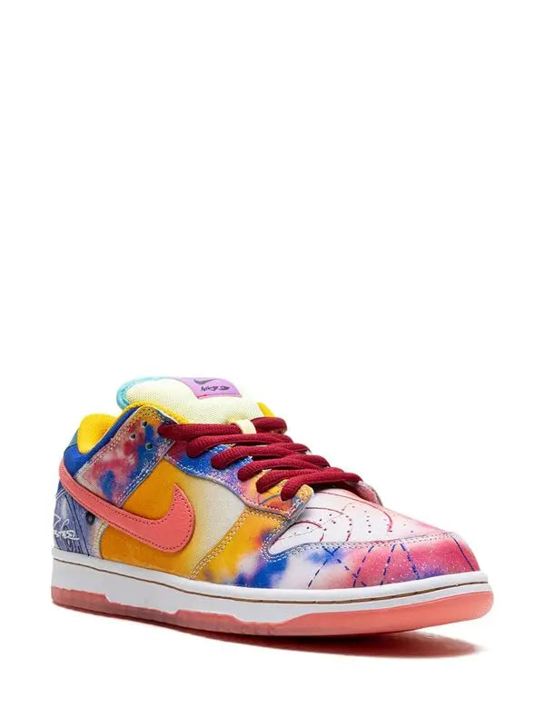 Dunk Low Sb Friends & Family Futura Laboratories Sunblush Sneakers - Pink