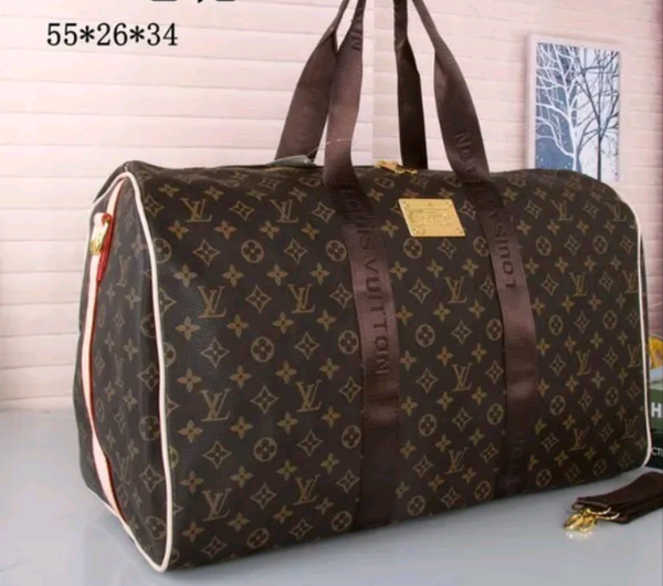 LV Luxury Traveling Bag