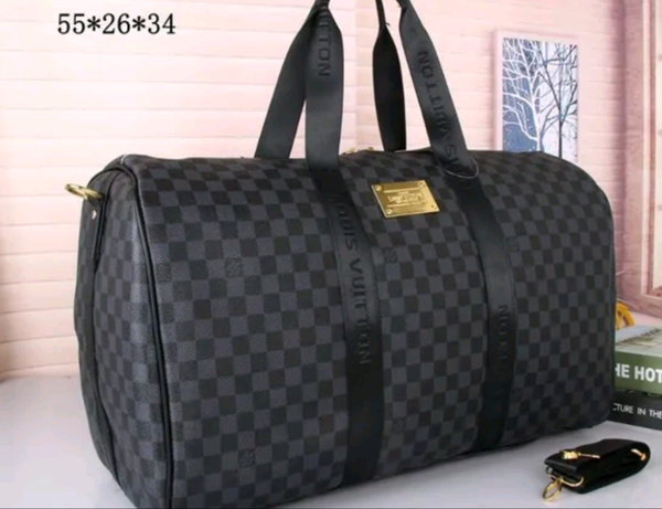 LV Luxury Traveling Bag