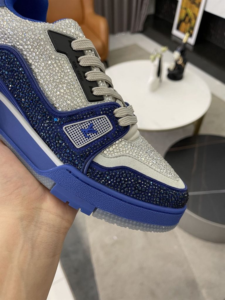 Rare 2025 LV Trainer
Marine Grey Crystal