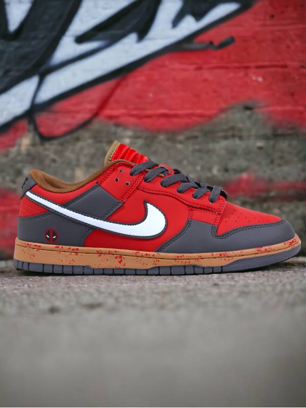 NIKE Deadpool Dunk Low