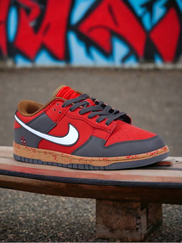 NIKE Deadpool Dunk Low