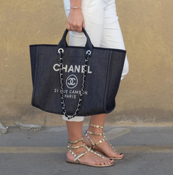 2025 Large Chanel Tote ( Limited Time) Don't Miss Out !