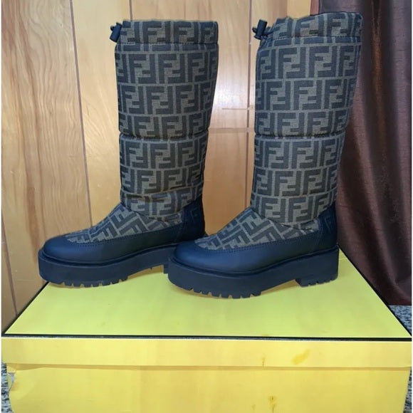 Fendi Zucca FF Monogram Padded Snow Ski Moon Boots