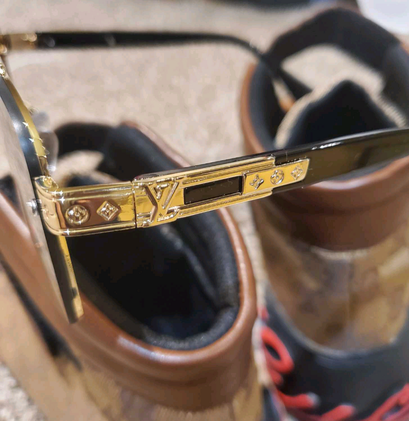 Louis Vuitton Signature Sunglasses