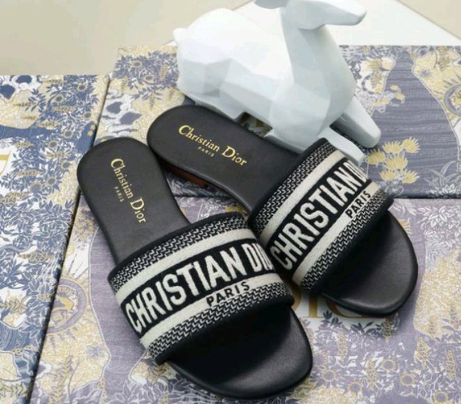 Dior Slides Unisex Summer Sophisticated Beach Sandals - TimelessGear9